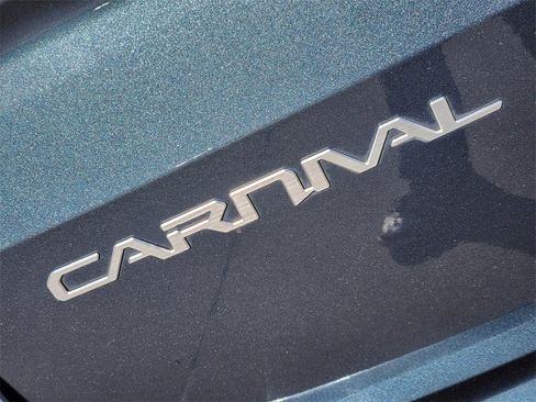 Certified 2024 Kia Carnival SX image 8