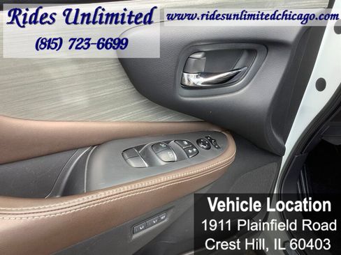 Used 2015 Nissan Murano Platinum w/ Platinum Technology Package AWD/4WD image 16