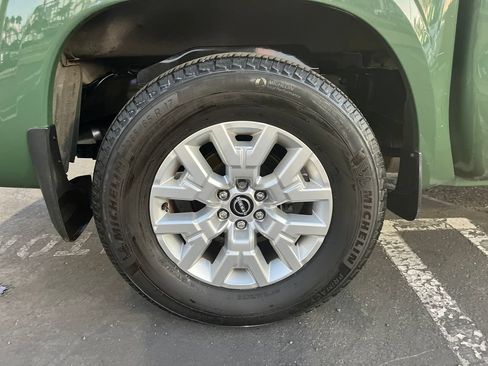 Used 2023 Nissan Frontier SV w/ SV Convenience Package RWD image 36