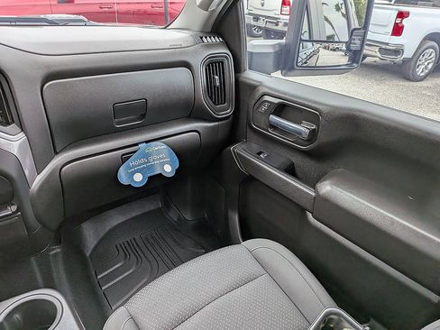 Used 2024 Chevrolet Silverado 2500 Custom AWD/4WD image 16