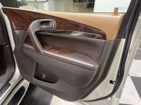 Used 2014 Buick Enclave Leather w/ Trailering Provision Package image 25