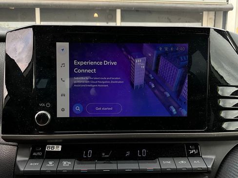 Used 2025 Toyota Camry SE image 29