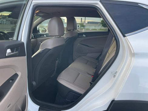 Used 2021 Hyundai Tucson Limited AWD/4WD image 12