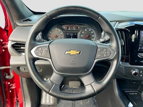 Used 2023 Chevrolet Traverse LT image 11