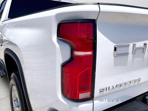 Used 2026 Chevrolet Silverado 2500 LTZ AWD/4WD image 30