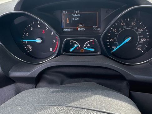 Used 2018 Ford Escape SE w/ SE Sync 3 Package AWD/4WD image 7
