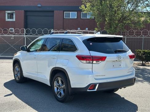 Certified 2019 Toyota Highlander Limited Platinum AWD/4WD image 6
