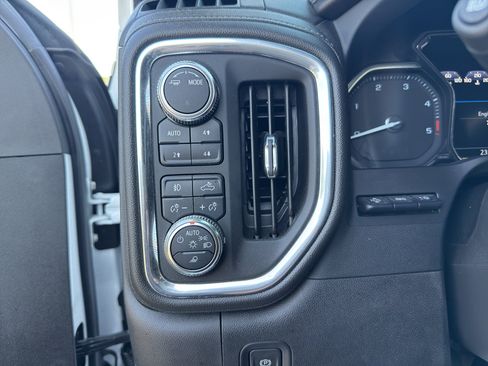 Used 2022 GMC Sierra 2500 Denali w/ Denali Ultimate Package AWD/4WD image 25