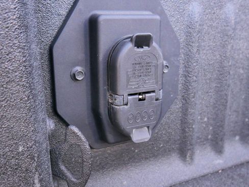 Used 2021 Ford F250 Lariat w/ Chrome Package image 23