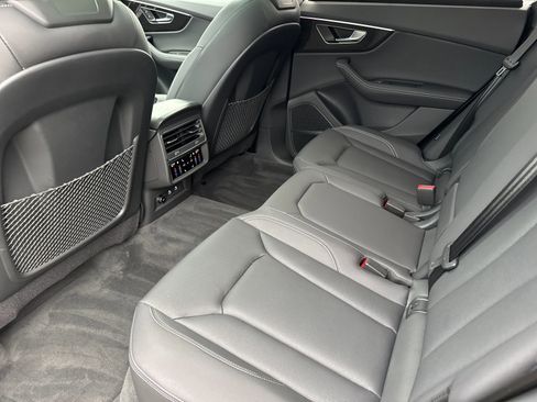 New 2025 Audi Q8 Premium Plus image 11