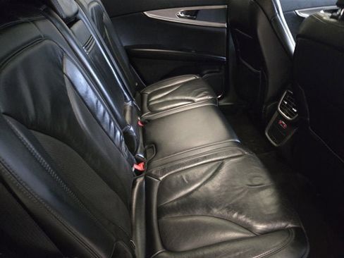 Used 2019 Lincoln Nautilus Select image 9