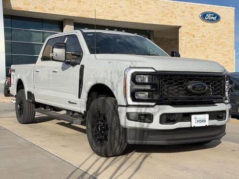 New 2026 Ford F250 Lariat w/ Black Appearance Package image 19