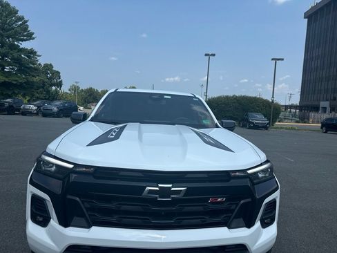Used 2023 Chevrolet Colorado Z71 w/ Z71 Convenience Package 2 AWD/4WD image 4