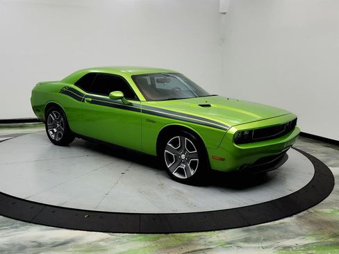 Used 2011 Dodge Challenger R/T RWD image 3