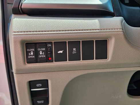 Used 2025 Honda Odyssey EX-L image 19