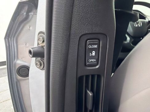 Used 2018 Honda Odyssey Elite image 31