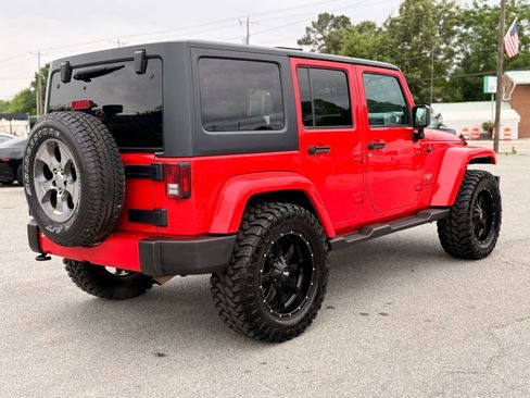 Used 2018 Jeep Wrangler Unlimited Sahara AWD/4WD image 7