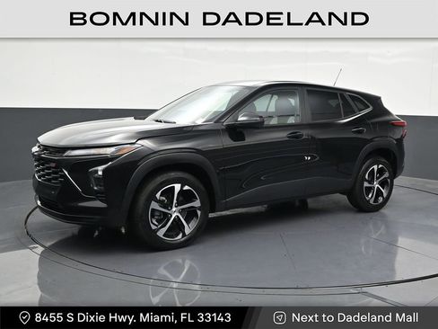 Used 2024 Chevrolet Trax RS FWD image 1