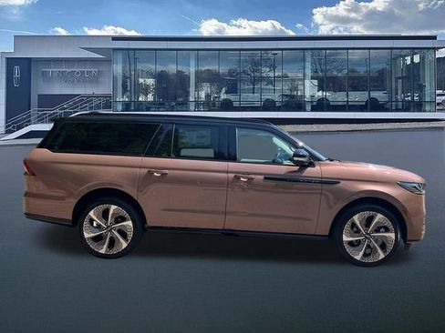 New 2026 Lincoln Navigator L Black Label w/ Black Label Special Edition AWD/4WD image 9