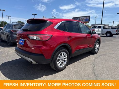 Used 2022 Ford Escape SE w/ Cold Weather Package AWD/4WD image 2