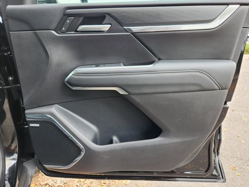 Used 2025 GMC Acadia Elevation image 19