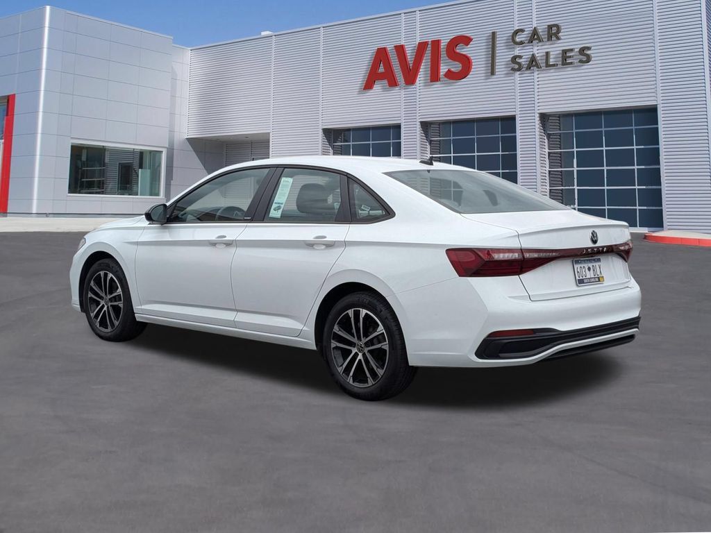 Used 2025 Volkswagen Jetta Sport FWD image 9