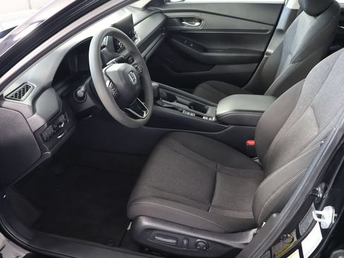Used 2025 Honda Accord SE image 19