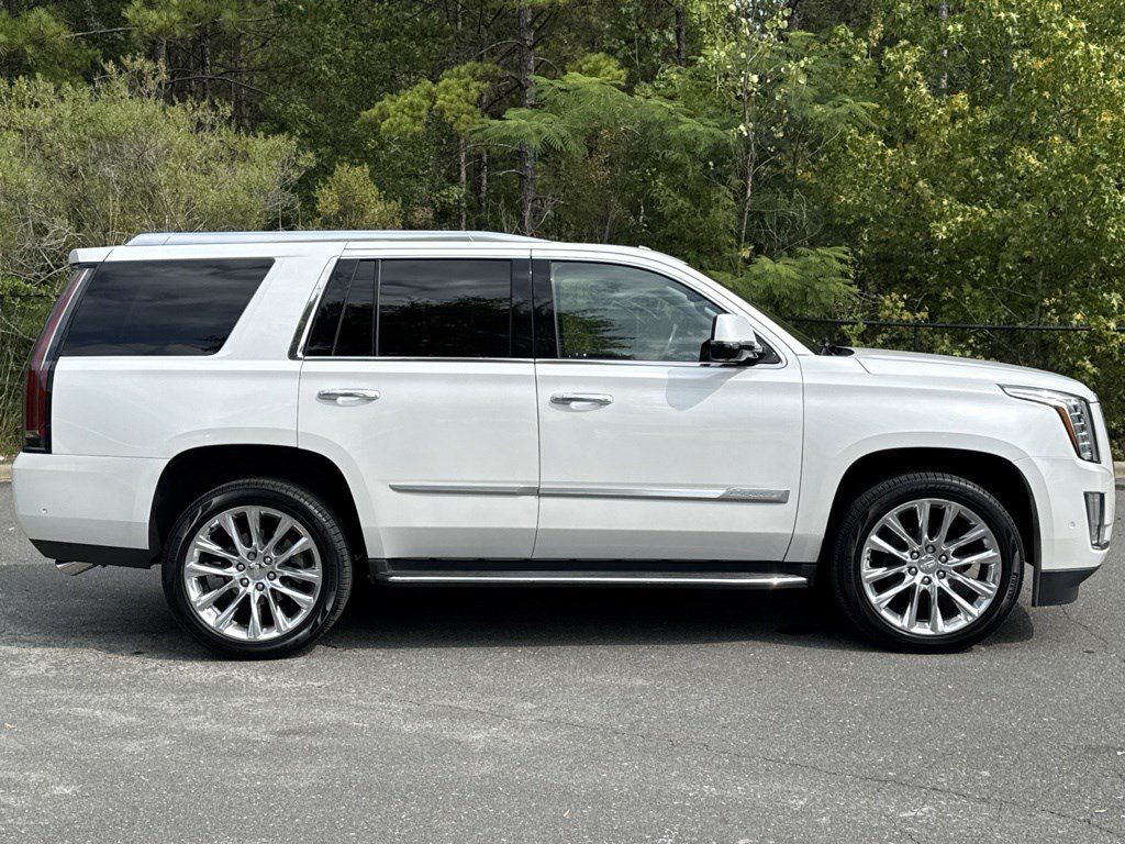Used 2020 Cadillac Escalade Luxury AWD/4WD image 8