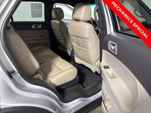 Used 2015 Ford Explorer XLT w/ Equipment Group 202B image 29