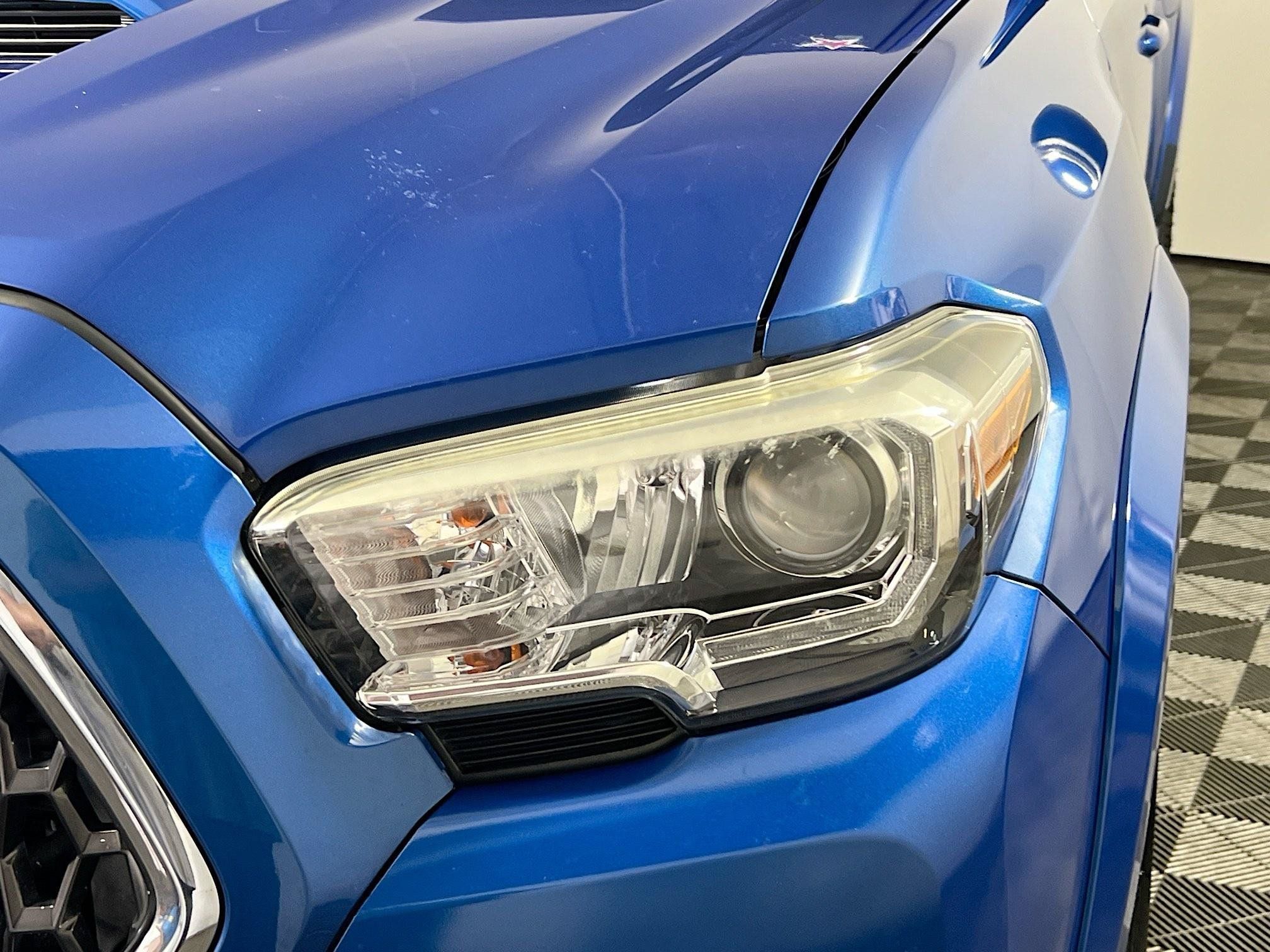 Used 2018 Toyota Tacoma TRD Sport RWD image 11