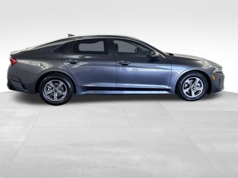 Used 2022 Kia K5 LXS FWD image 9