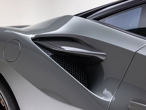 Certified 2022 Ferrari F8 Tributo RWD image 23