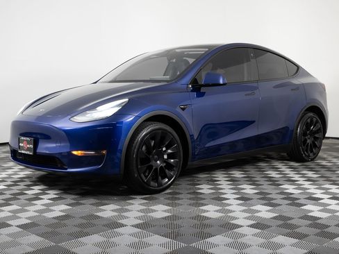 Used 2021 Tesla Model Y Long Range image 1