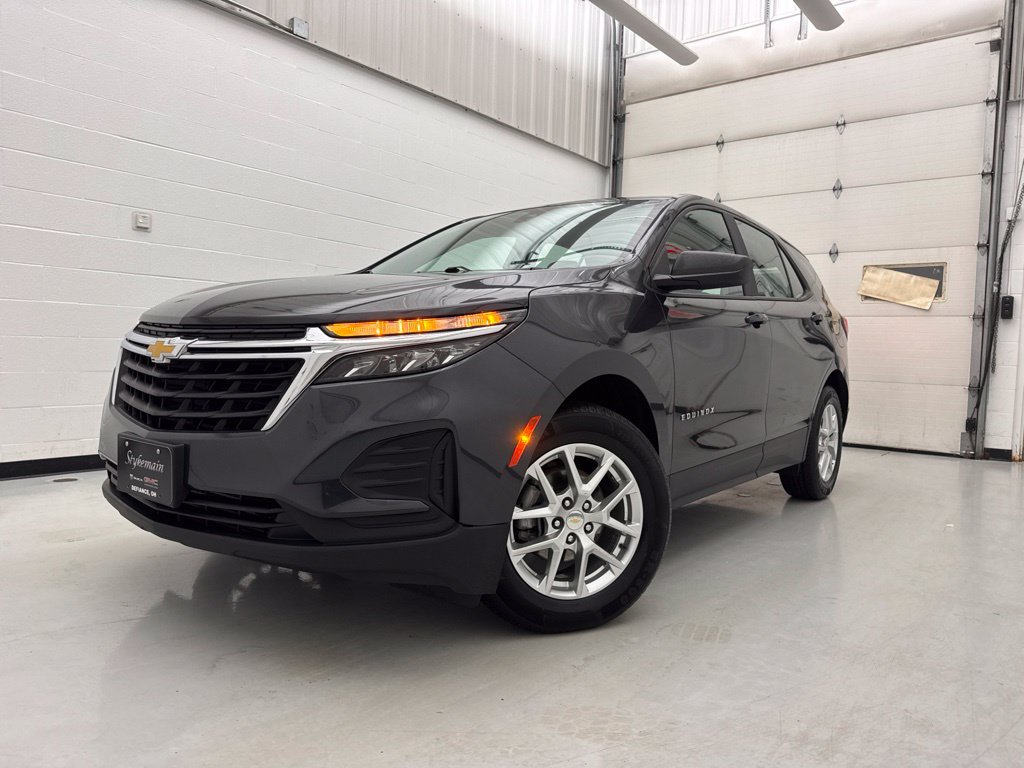Used 2022 Chevrolet Equinox LS AWD/4WD image 3