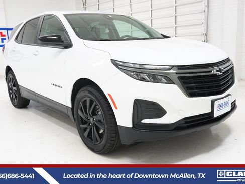 Used 2023 Chevrolet Equinox LS w/ LS Convenience Package image 3