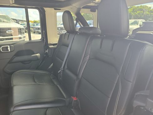 Used 2022 Jeep Wrangler Unlimited Sahara w/ Safety Group AWD/4WD image 13