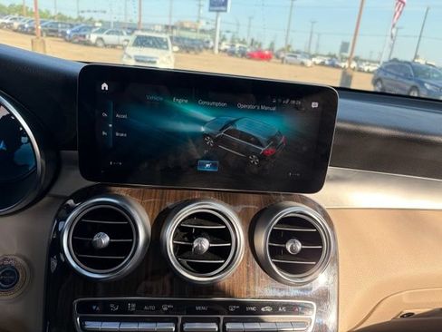 Used 2022 Mercedes-Benz GLC 300 image 16