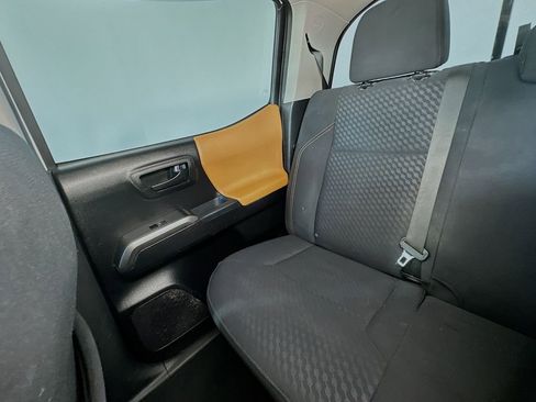 Used 2020 Toyota Tacoma SR5 RWD image 12