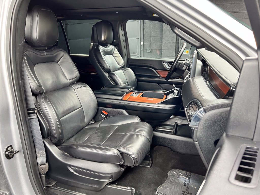 Used 2021 Lincoln Navigator Reserve AWD/4WD image 8