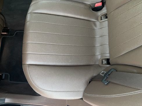 Used 2017 Mercedes-Benz E 300 4MATIC image 22