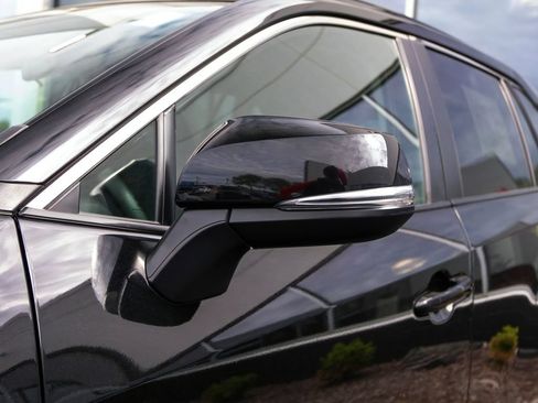 Used 2021 Toyota RAV4 XLE AWD/4WD image 12