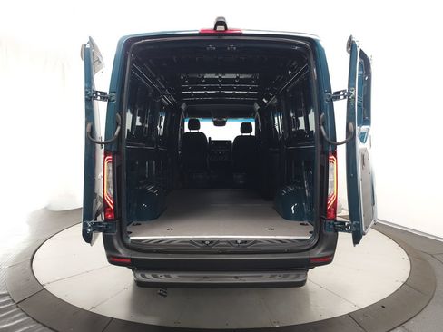 Used 2024 Mercedes-Benz Sprinter 2500 image 22