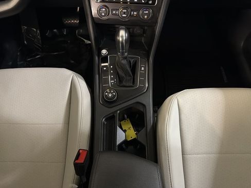 Used 2019 Volkswagen Tiguan SE w/ Panoramic Sunroof Package AWD/4WD image 32