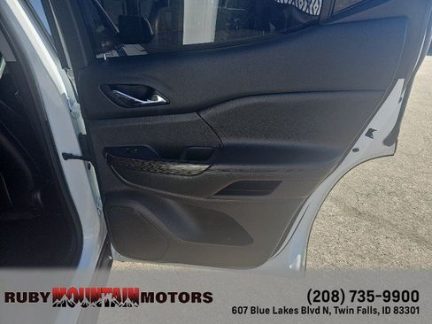 Used 2019 GMC Acadia SLT AWD/4WD image 29