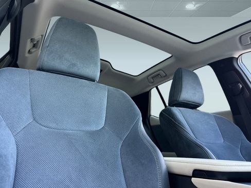 Used 2023 Lexus RZ 450e Premium image 31