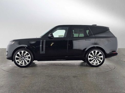 New 2025 Land Rover Range Rover SE image 2