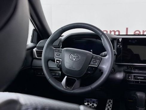 Used 2025 Toyota Camry XSE image 11