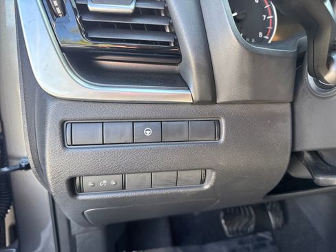 Certified 2022 Nissan Rogue SV FWD image 22