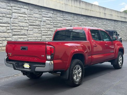 Used 2020 Toyota Tacoma SR5 AWD/4WD image 7