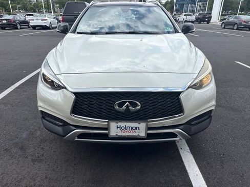 Used 2018 INFINITI QX30 Premium w/ Navigation Package AWD/4WD image 5